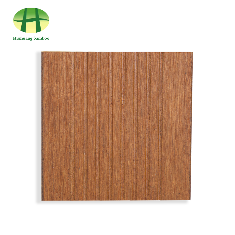 Bambusov pod u boji ananasa