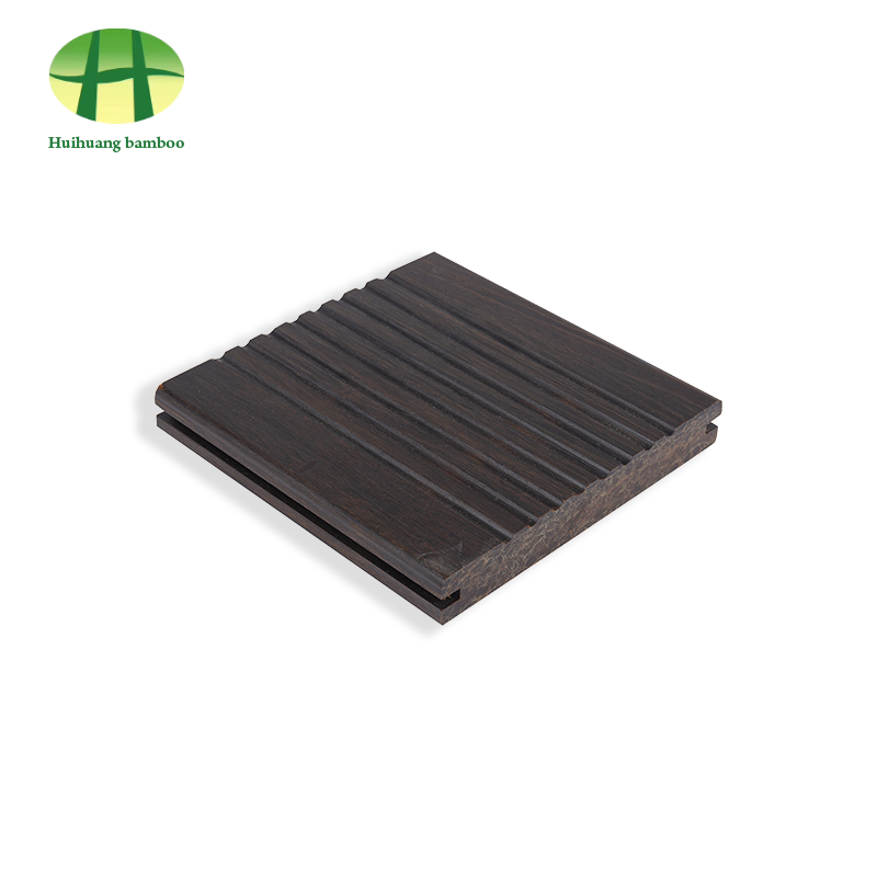 Podovi od bambusa s velikim valovima