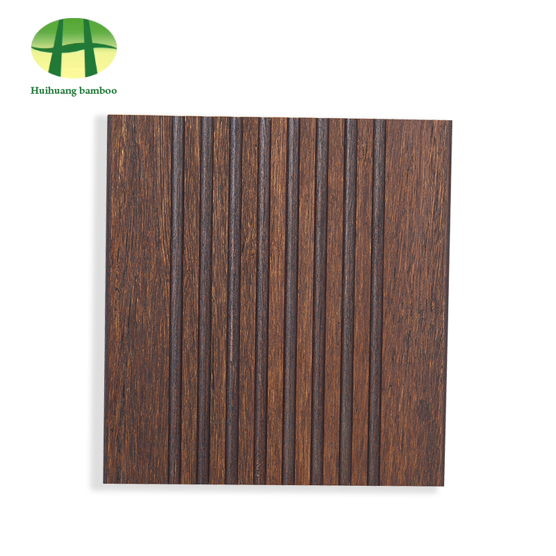 Podovi od bambusa s velikim valovima